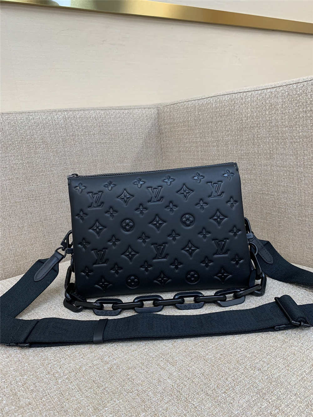 Louis Vuitton COUSSIN M11370 size：26x20x12cm 2025 new 